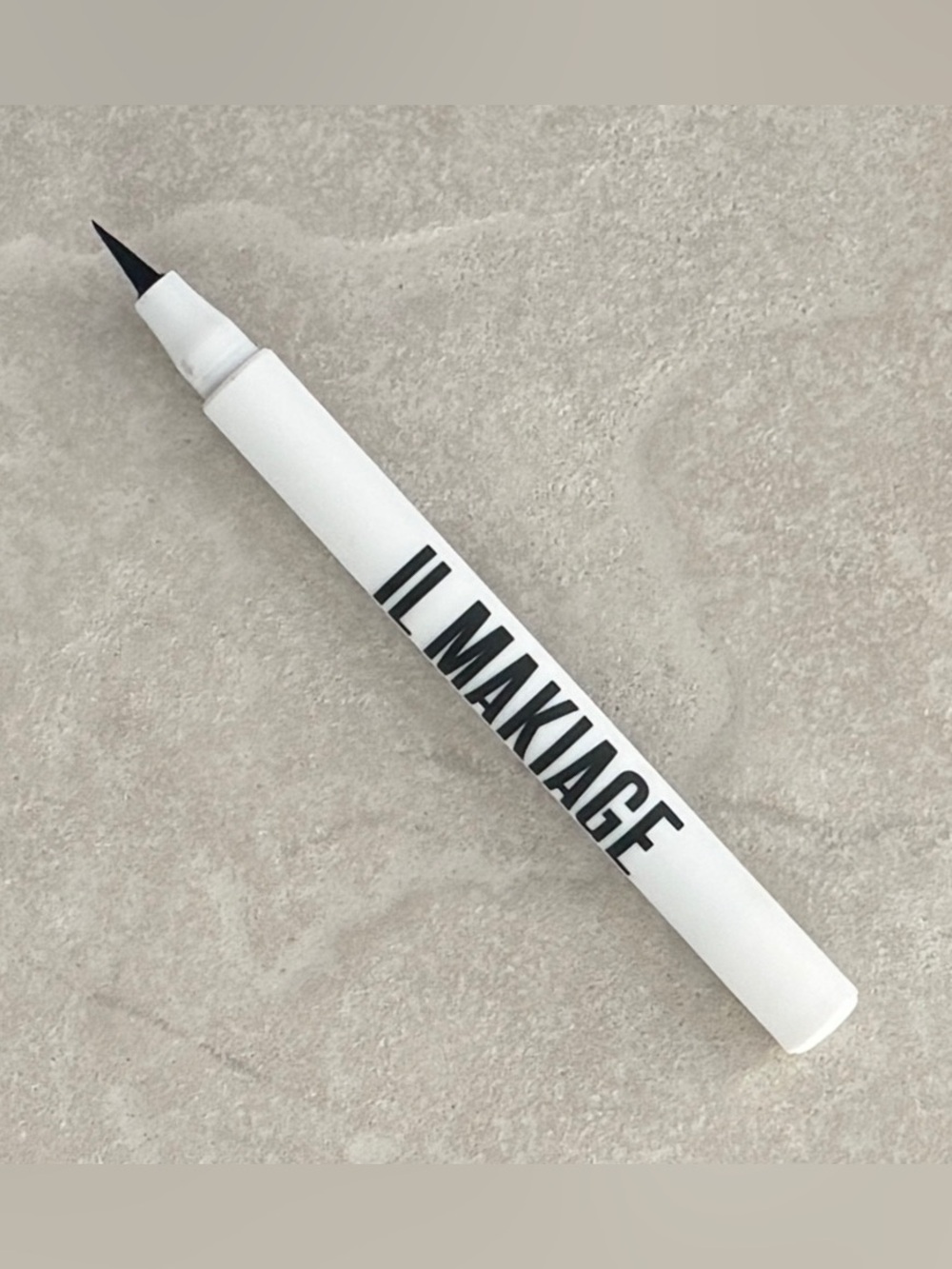 **NEW** - IL MAKIAGE Waterproof Liquid Eyeliner (Black)